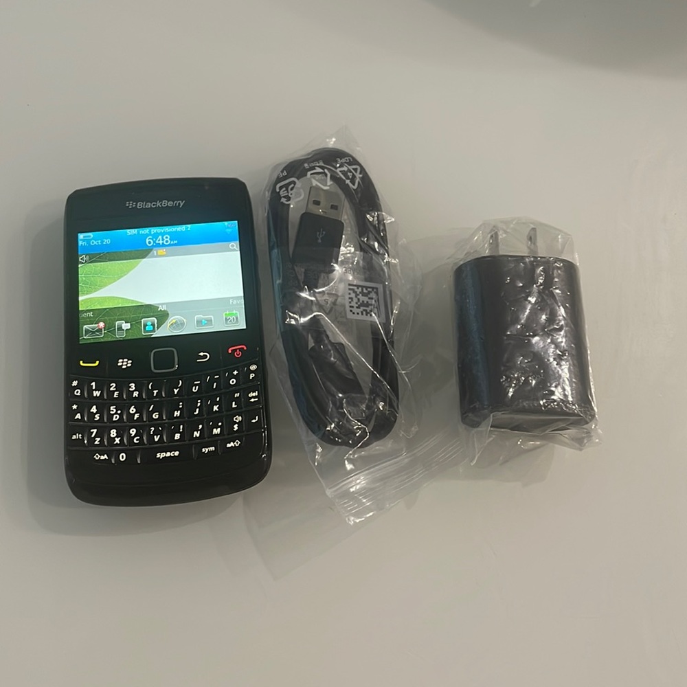 BlackBerry bold 9780 Unlocked smartphone used in Good condition
